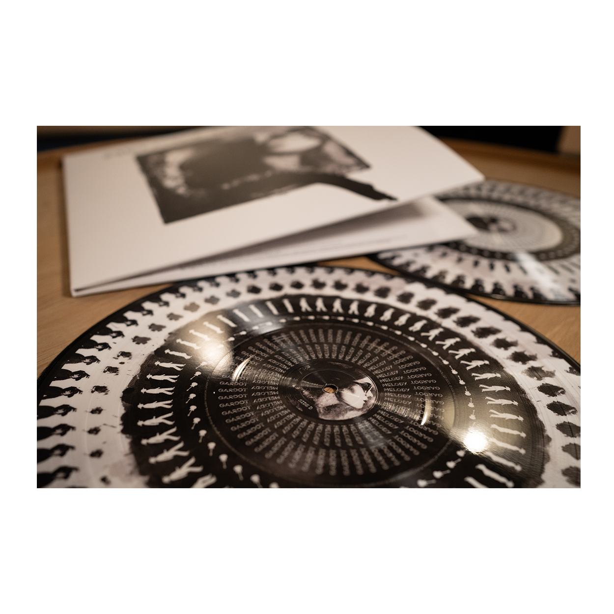 Melody Gardot - Currency Of Man - 10 Year Anniversary (Zoetrope Vinyl)